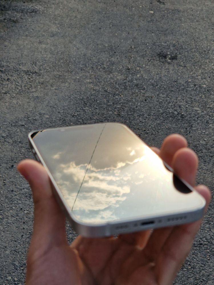 Продам Iphone 13 256gb