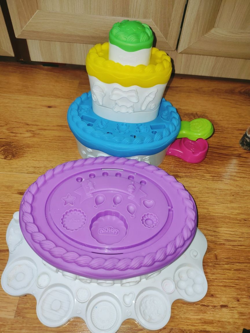 Срочно Hasbro набор "Праздничный торт Play-Doh" 5000