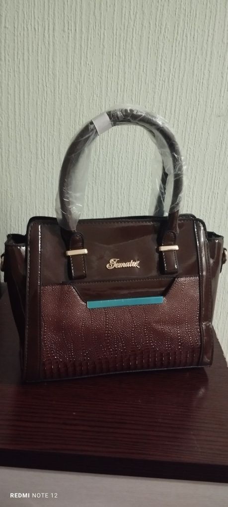 Сумка женская  коричневая новая