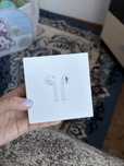 Беспроводные наушники Apple AirPods