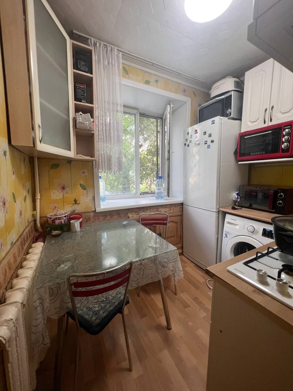 Продаётся 2-х комнатная квартира в центре города