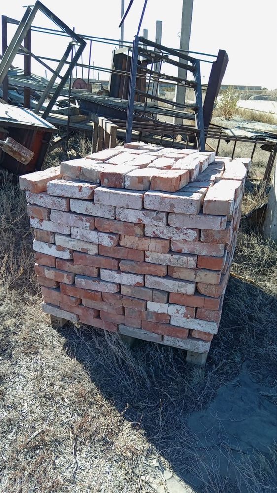Красный кирпич