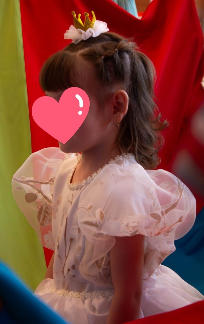 Красивое платье на 5-6 лет