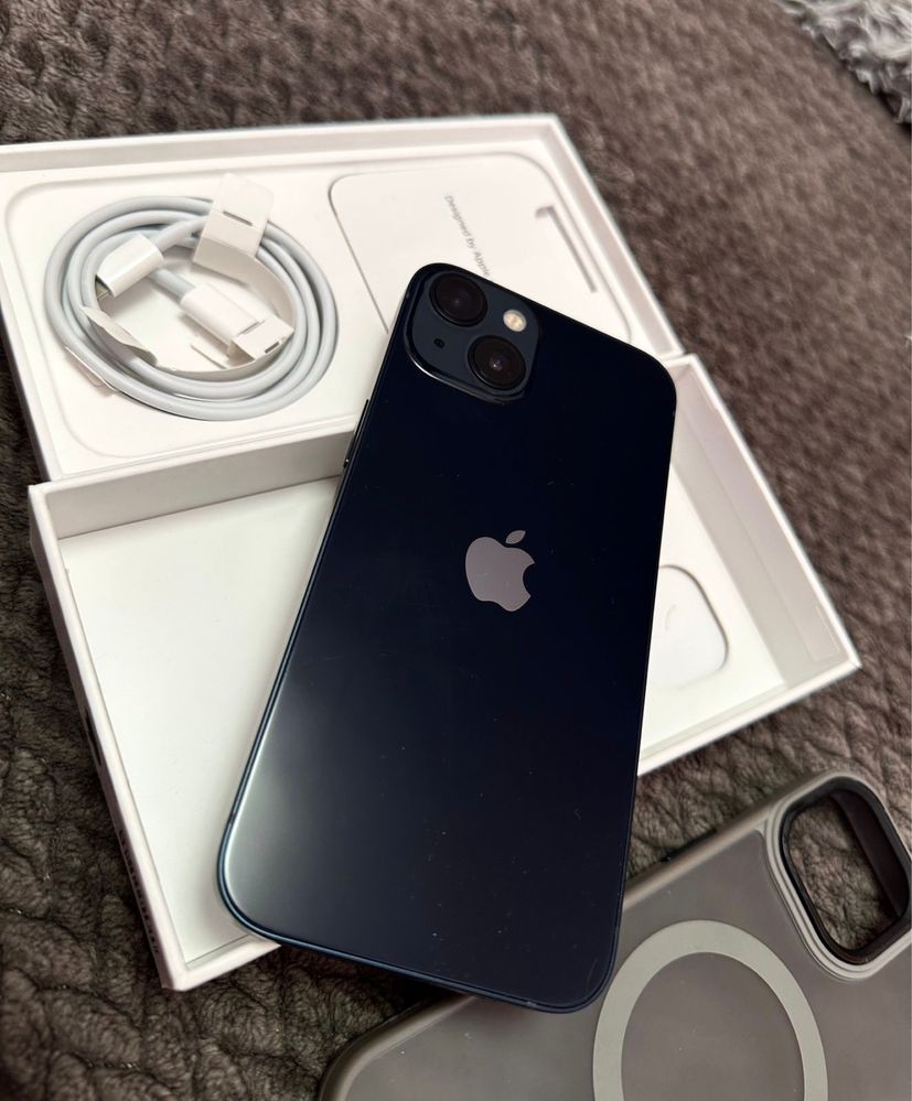 IPhone 13, почти новый