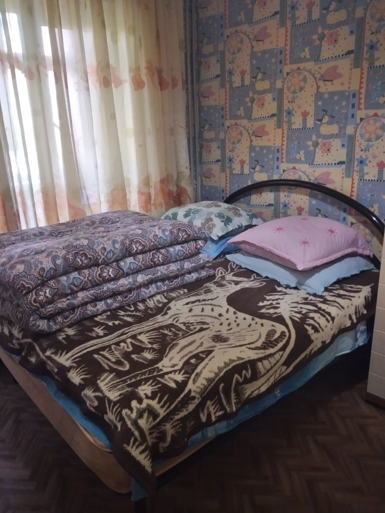 Продаю мебель б/у в хорошем состоянии. Цена договорная.гарнитур спальн