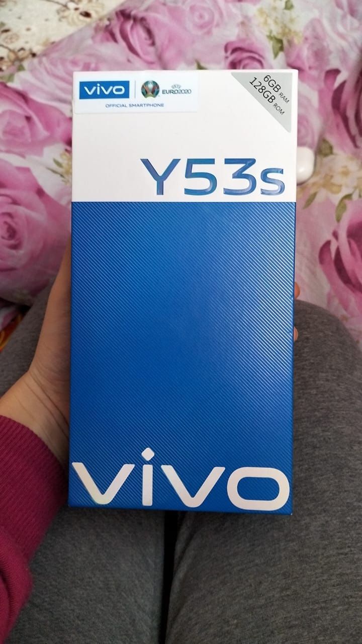 .vivo. Y53s 128гб. В отличном состояни, не царапины.