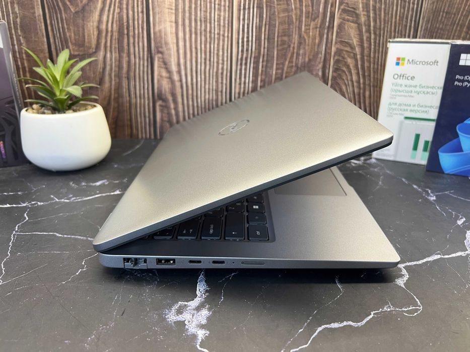 Dell Latitude 5450 - Core Ultra 5‑135U / 16GB / 512GB / 14" IPS / SIM