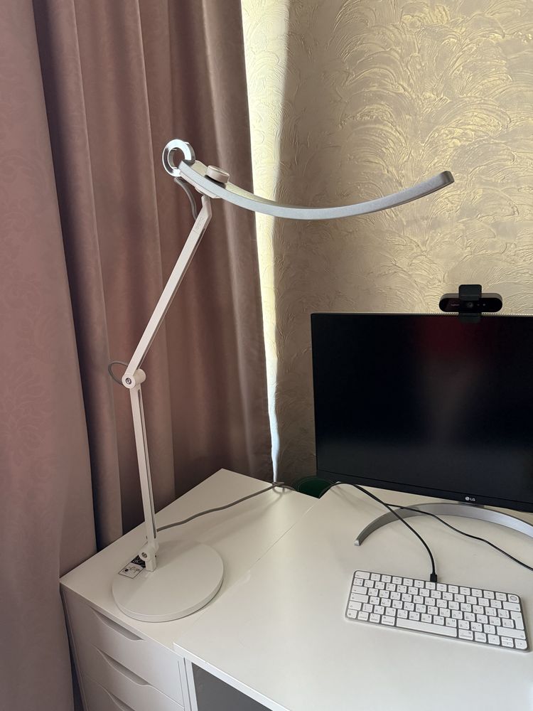 Benq WiT e-reading lamp настольная лампа
