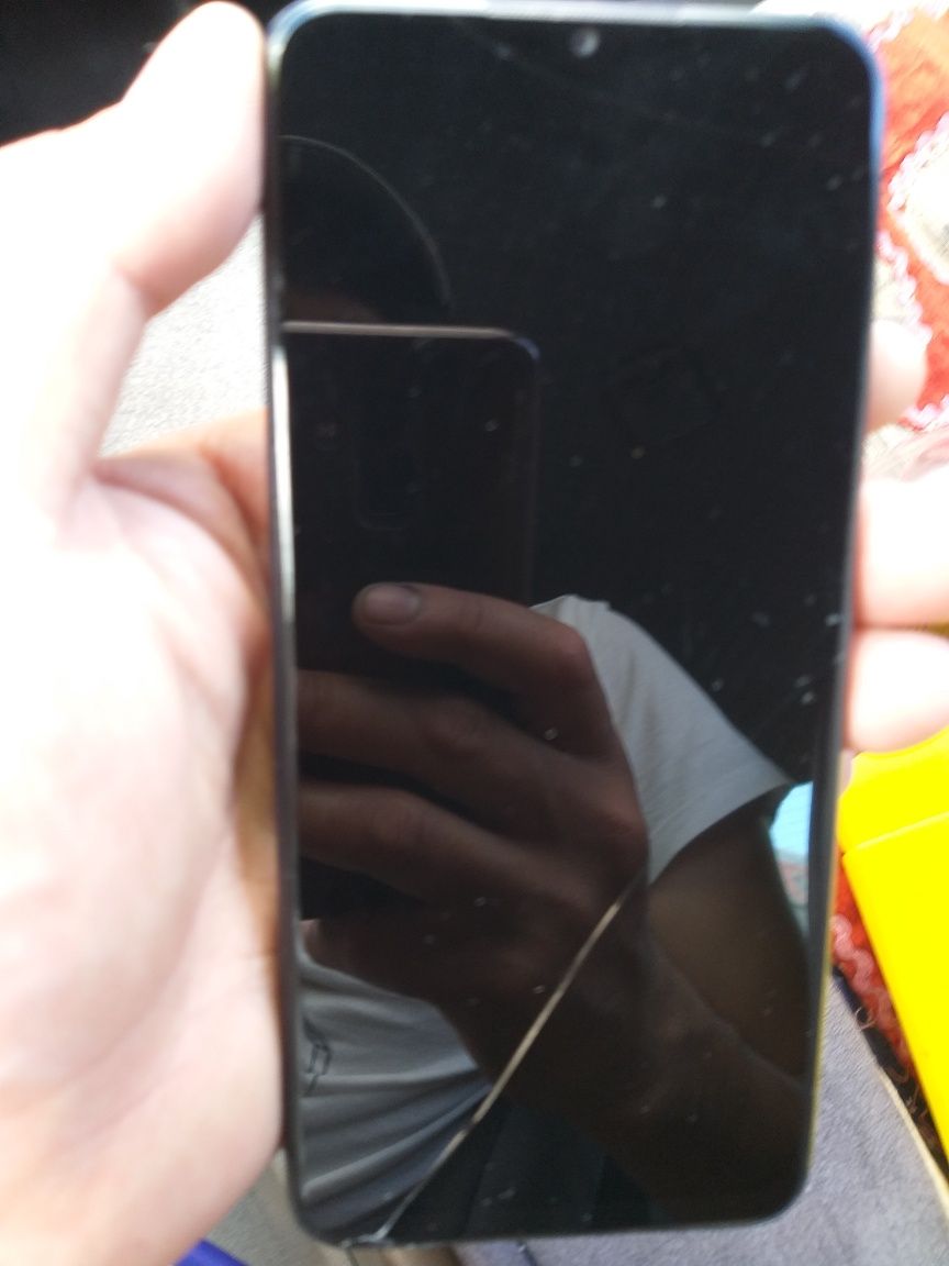 Продам Oppo 17a в нормальном состоянии