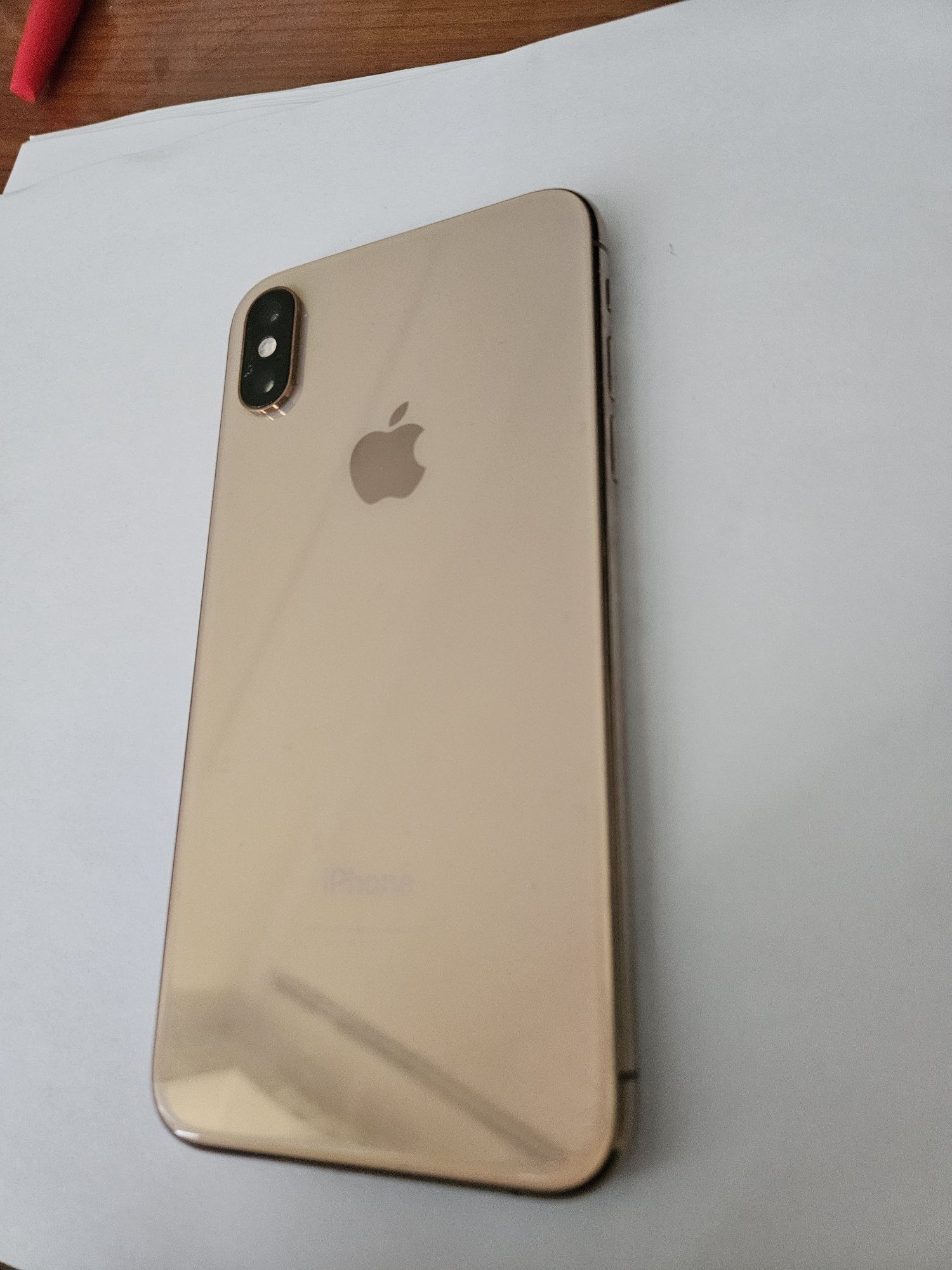 Продам Iphone XS