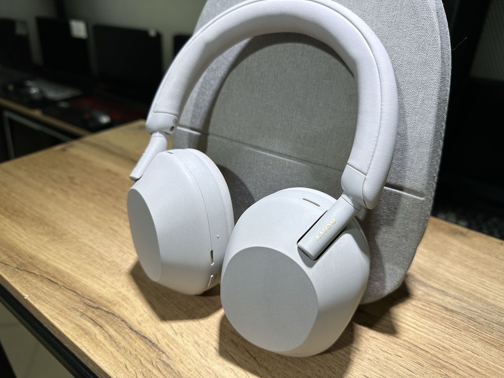 Наушники Sony WH-1000XM5, бежевые, с кейсом, 10142/А10