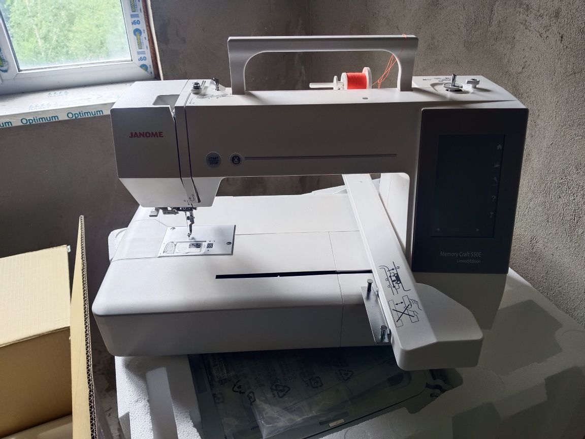 Вышивальная машина Janome MC 550E