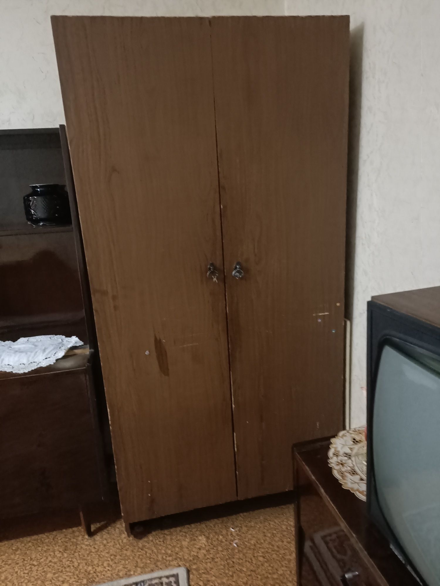 Отдам даром мебель,шкафы.Самовывоз.вывоз.