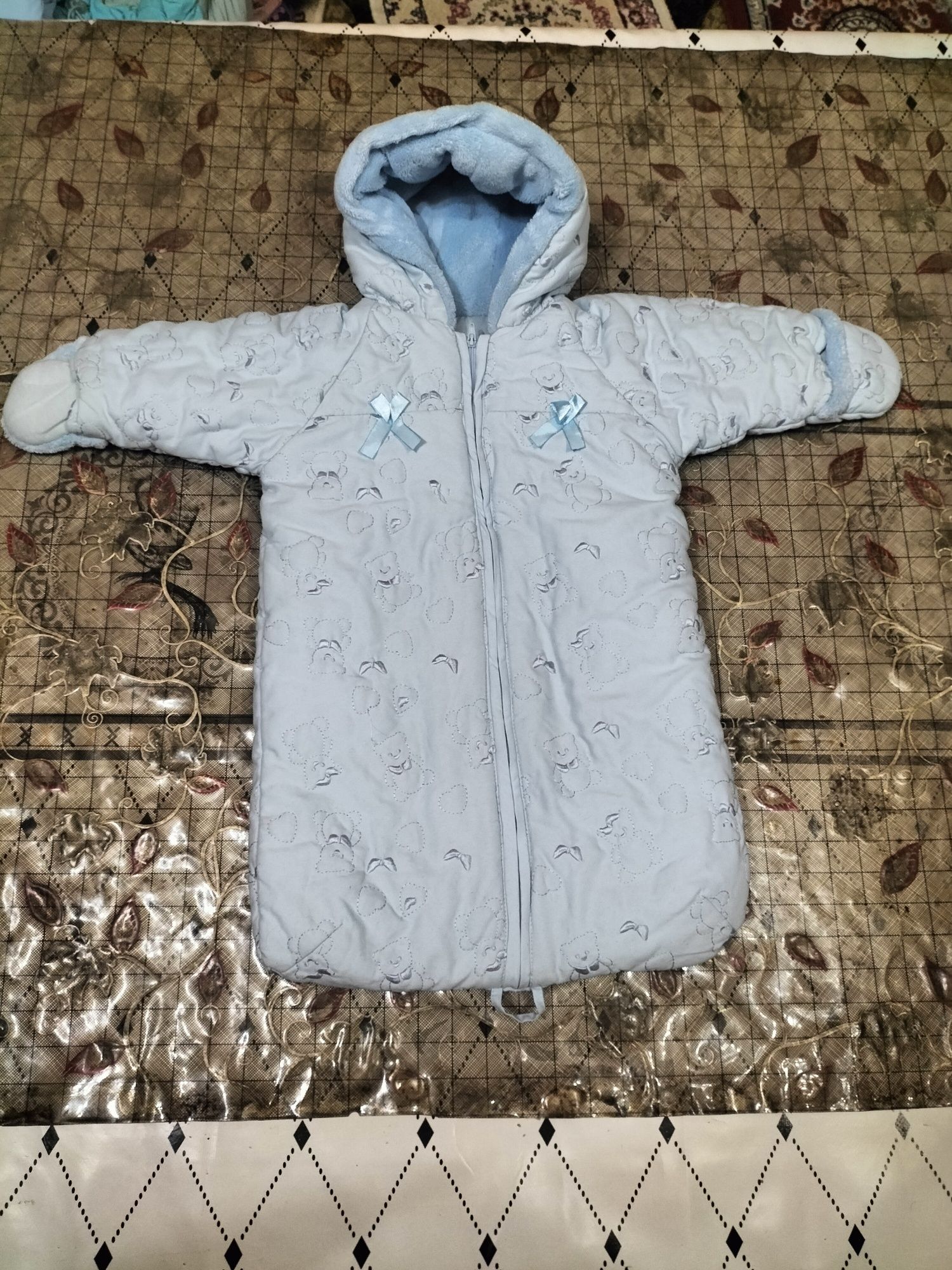 Продам детский камбинизоны зимнний,осенние-весенние.