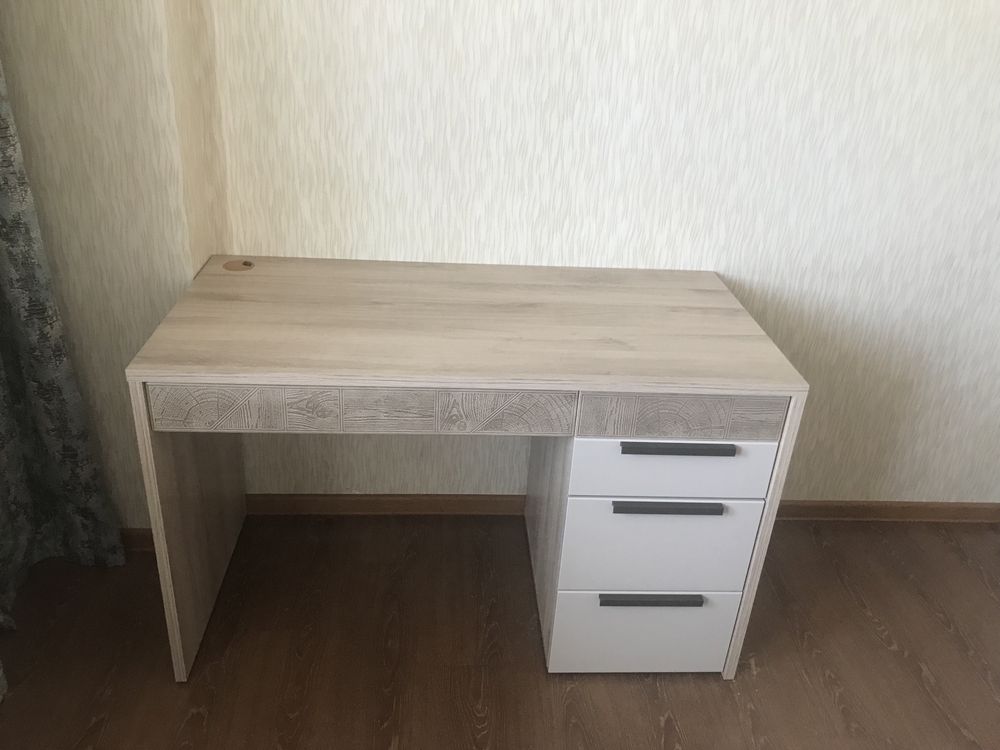 Письменный стол МДФ