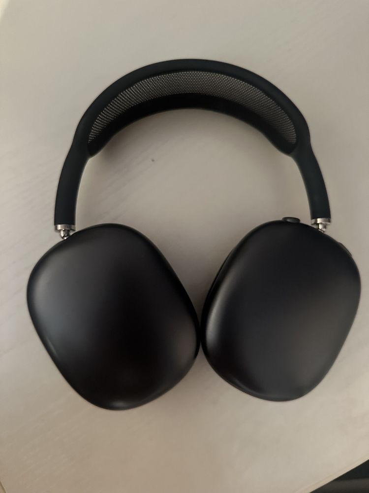Airpods Max с чехлом