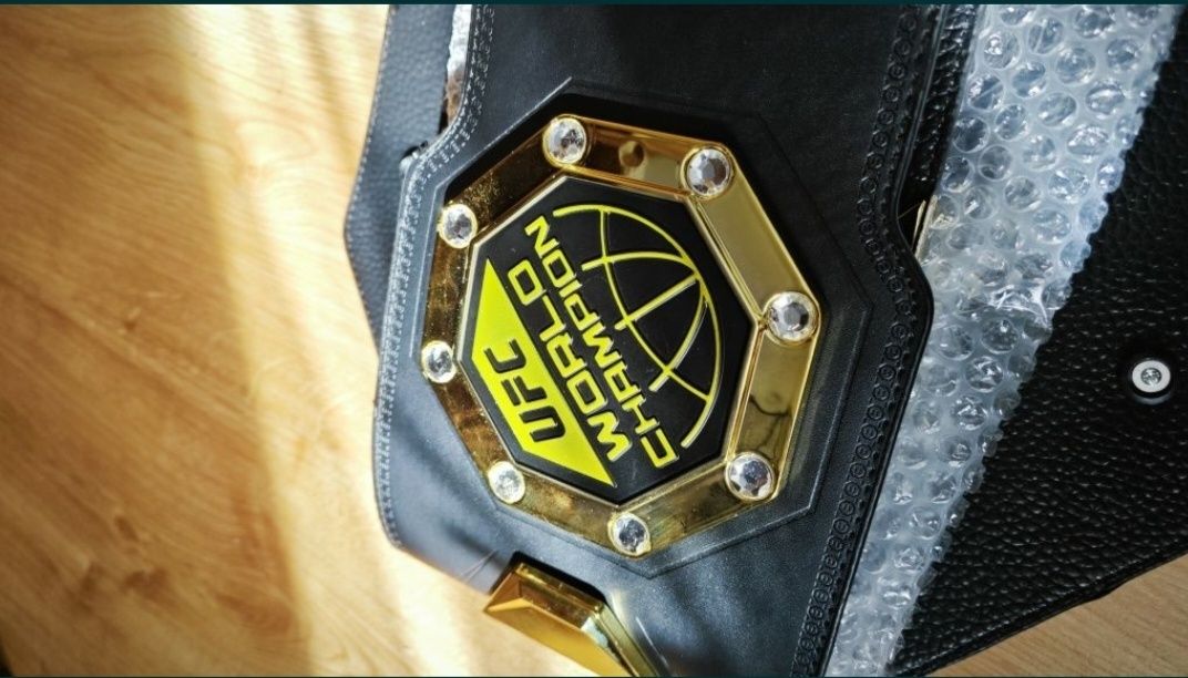 Продам пояс UFC новый