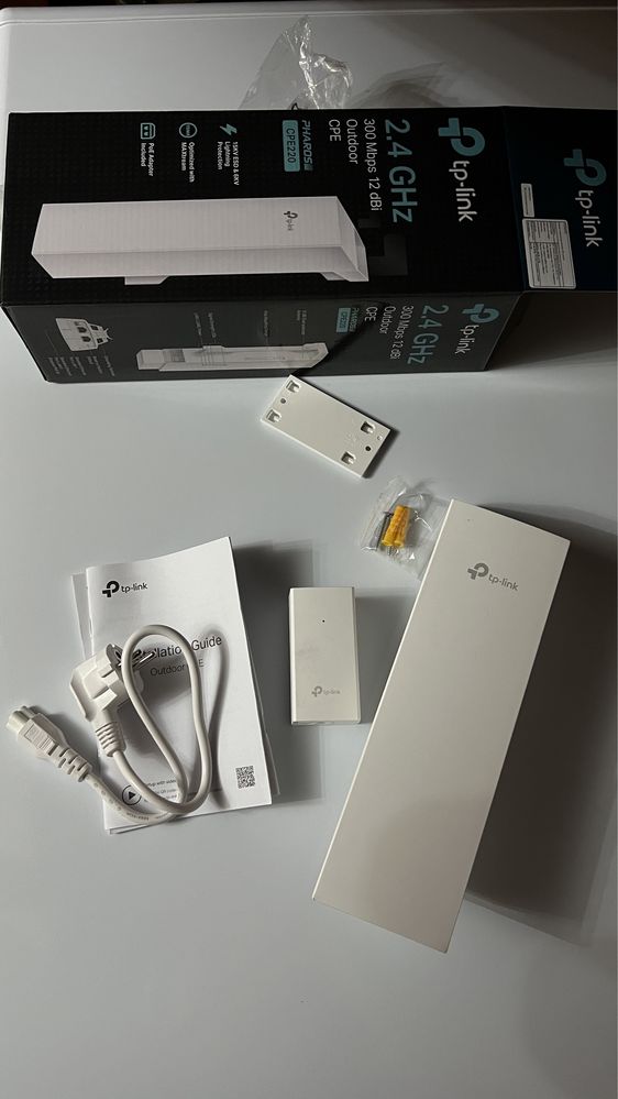 Точка доступа (радиомост) TP-Link Pharos CPE220