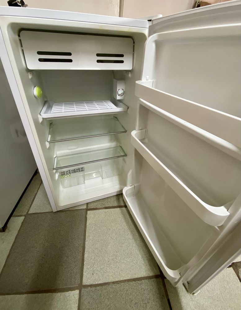 Продам мини холодильник Мидея