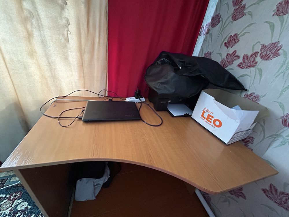 Продам 2стол и 4 стулчик
