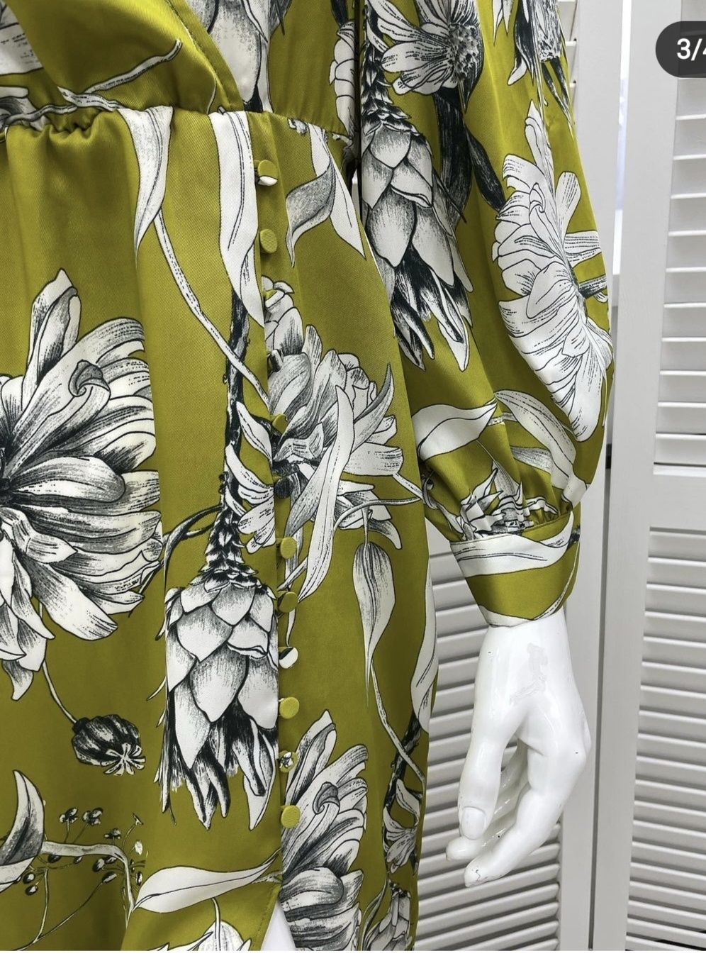 Есть Kaspi red и рассрочка. Продам платье  ZARA, размер М (42-44)