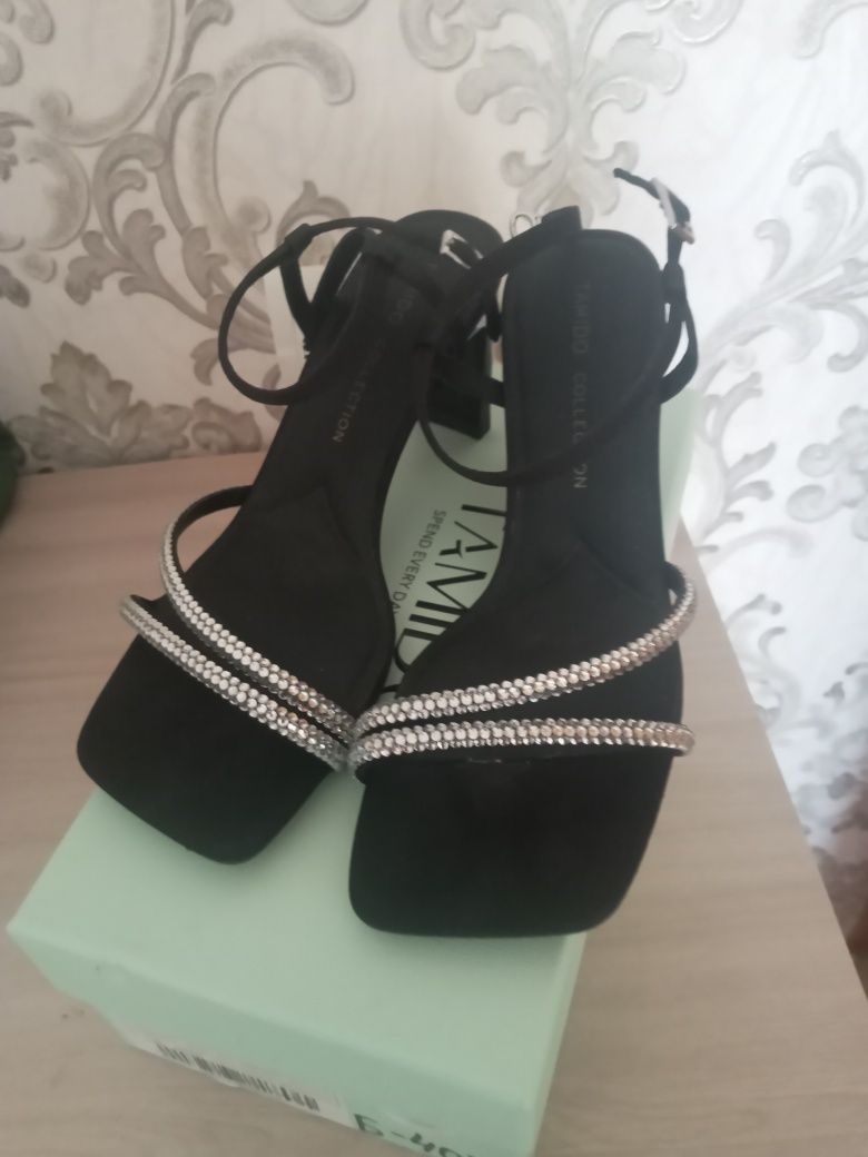 Красивые босоножки,38 р 7000т