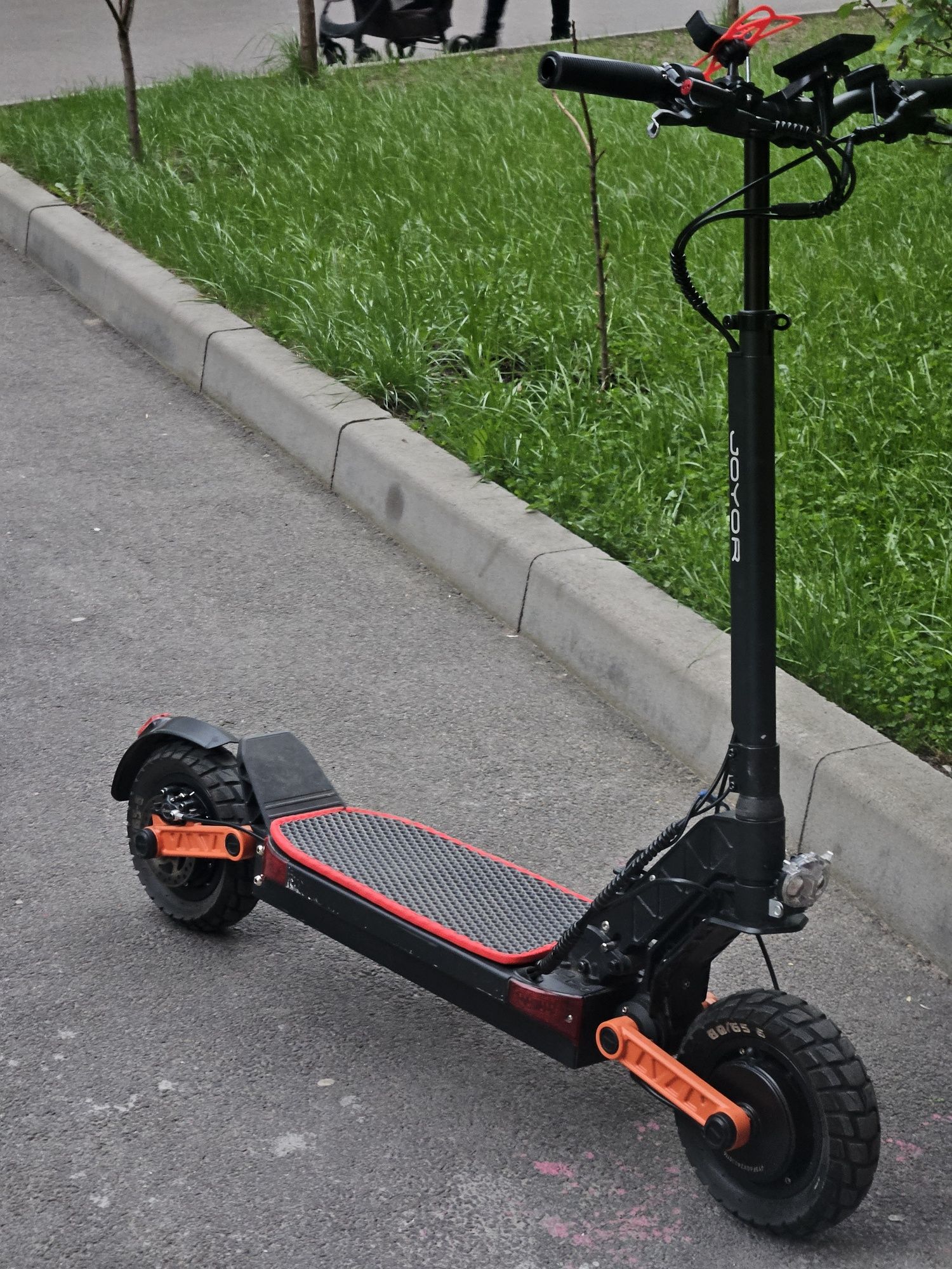 Продаю электросамокат joyor s10s