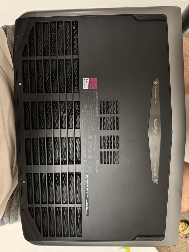 Alienware 17 P18E