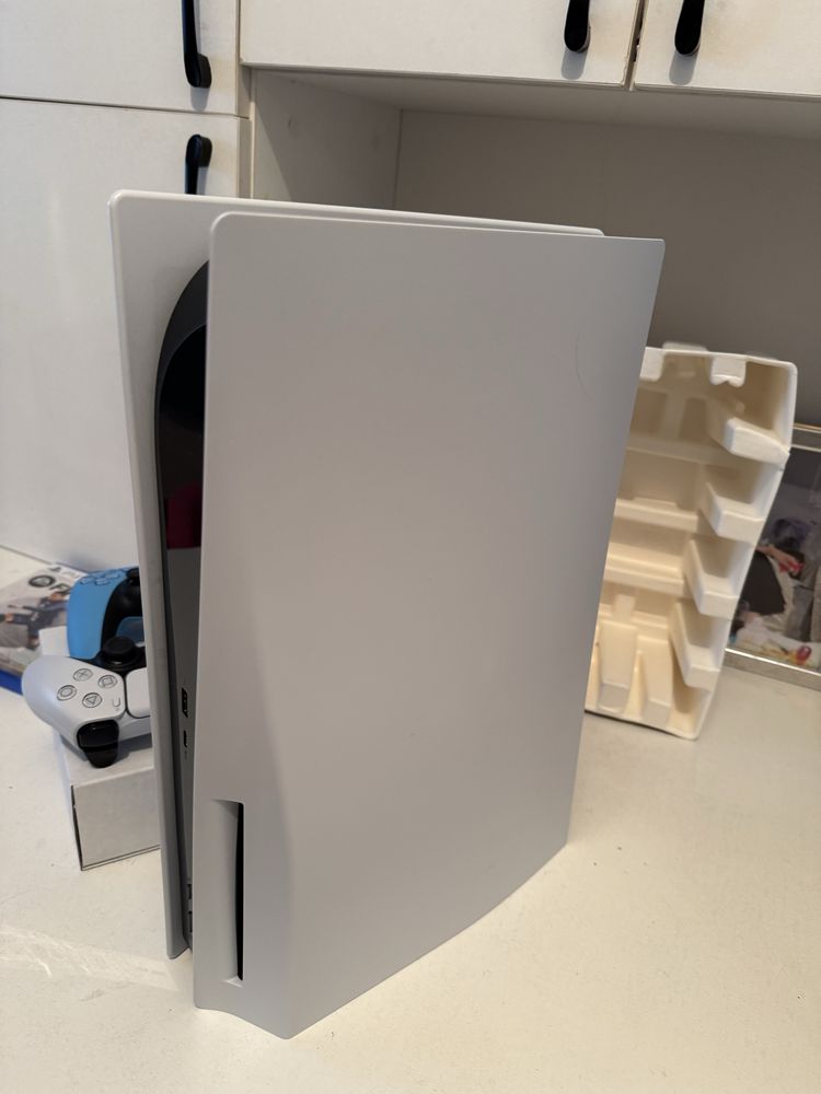 Sony playstation 5 с двумя джостиками