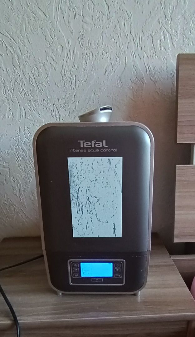 Продам увлажнитель воздуха. Tefal. С подсветкой