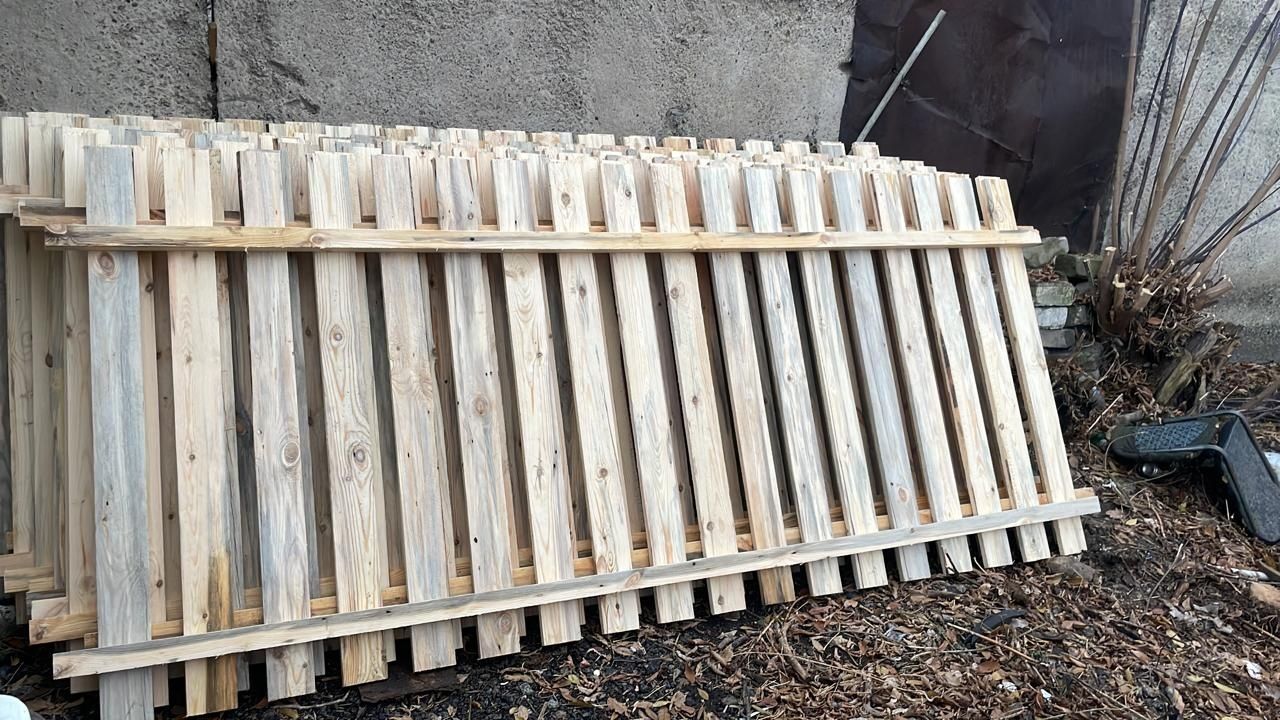 Продам уличные туалеты, душ и штакетники