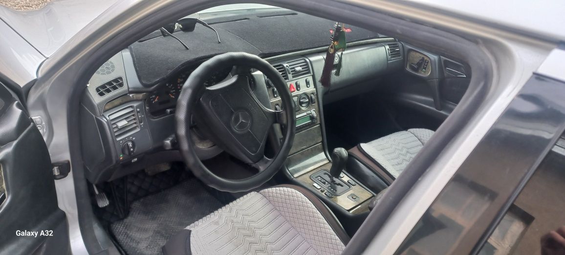 Мерседес 210 продам
