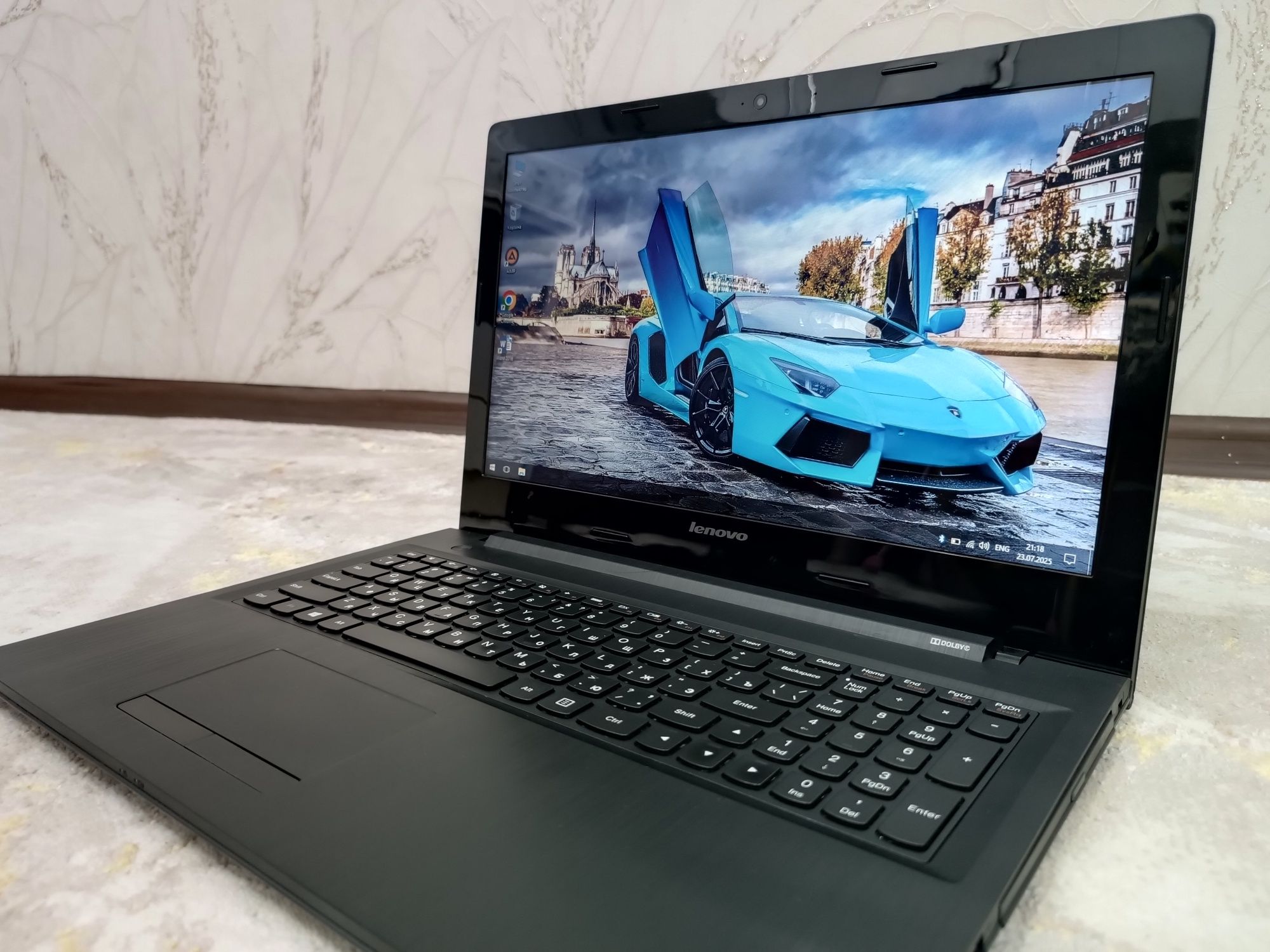Ноутбук LENOVO в отличном состоянии.