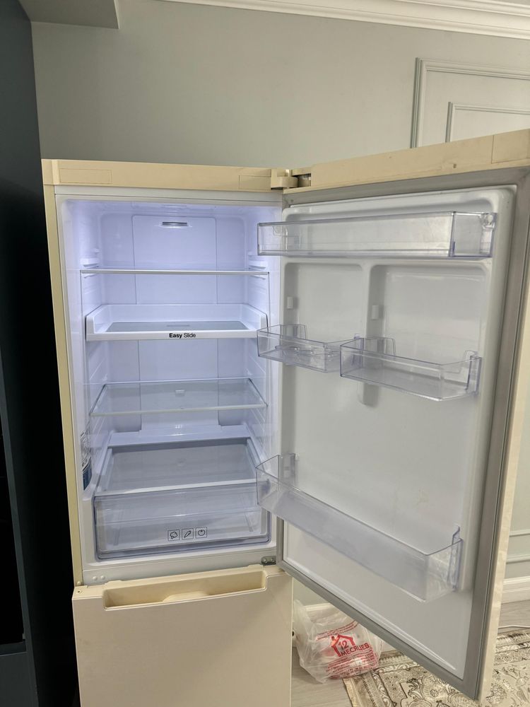 Продам холодильник Samsung