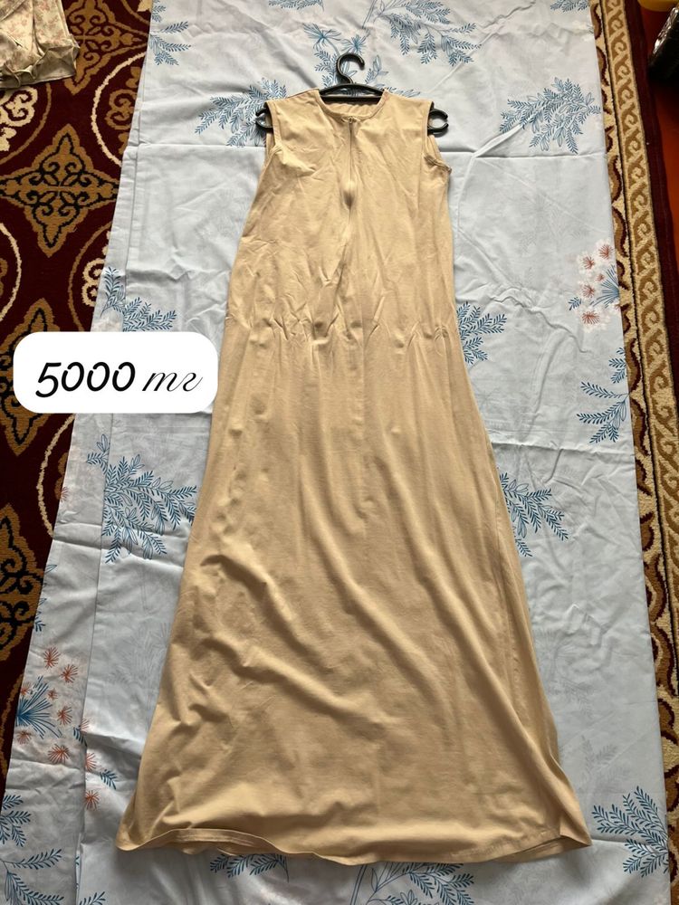 Платья. Почти новые. Отдам за 7500;5000