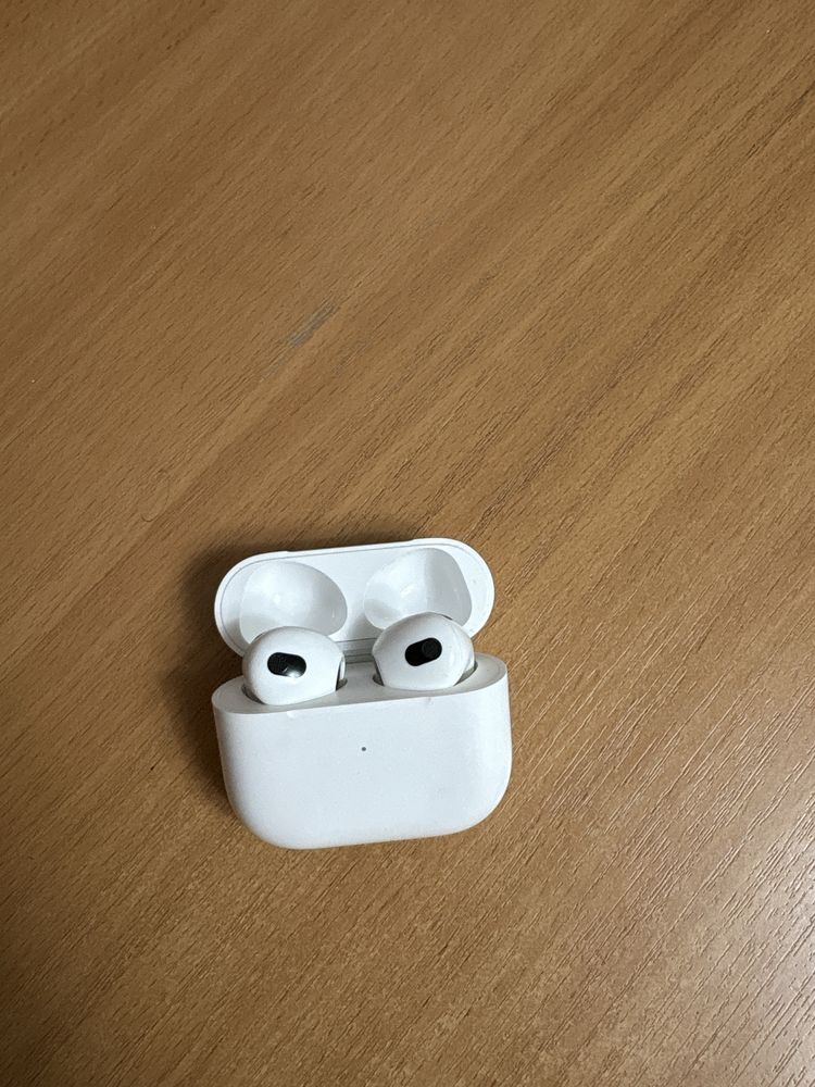 Продам наушники air pods