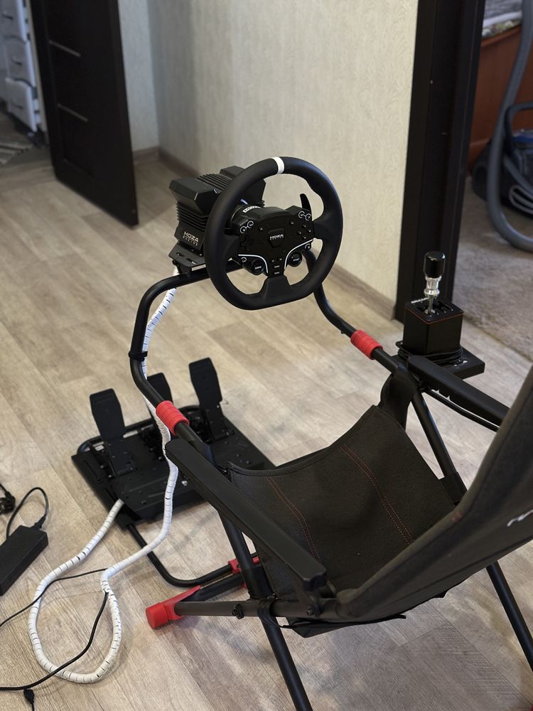 Игровой руль Moza R5 v2 + кокпит HappyGame