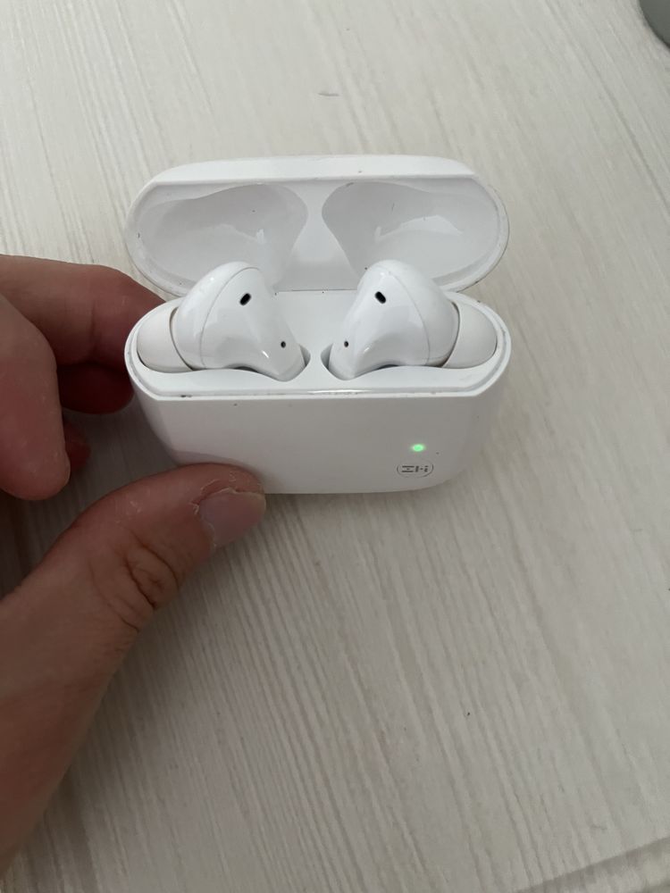 Продам наушники ZMI purpods