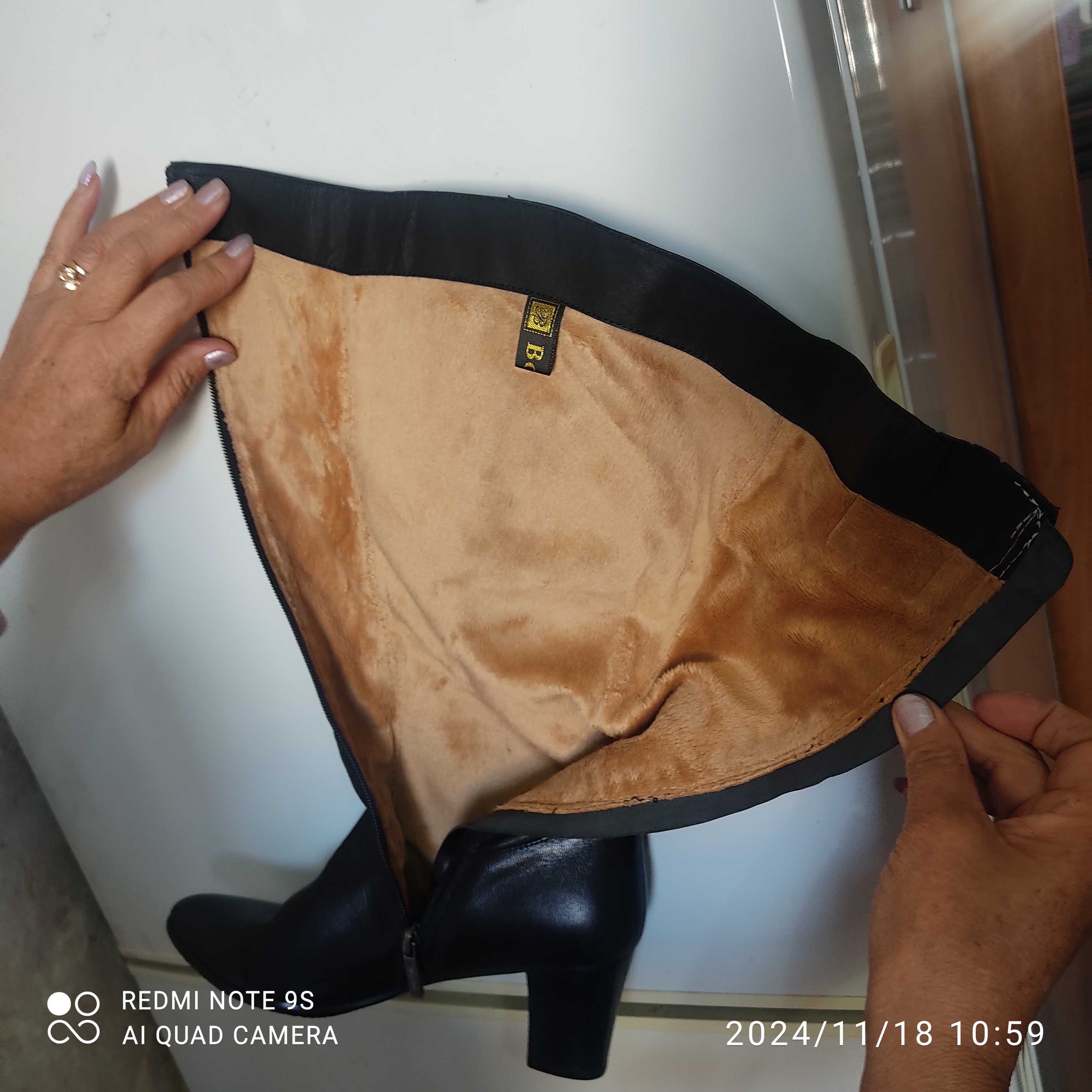 Новые кожаные женские сапоги