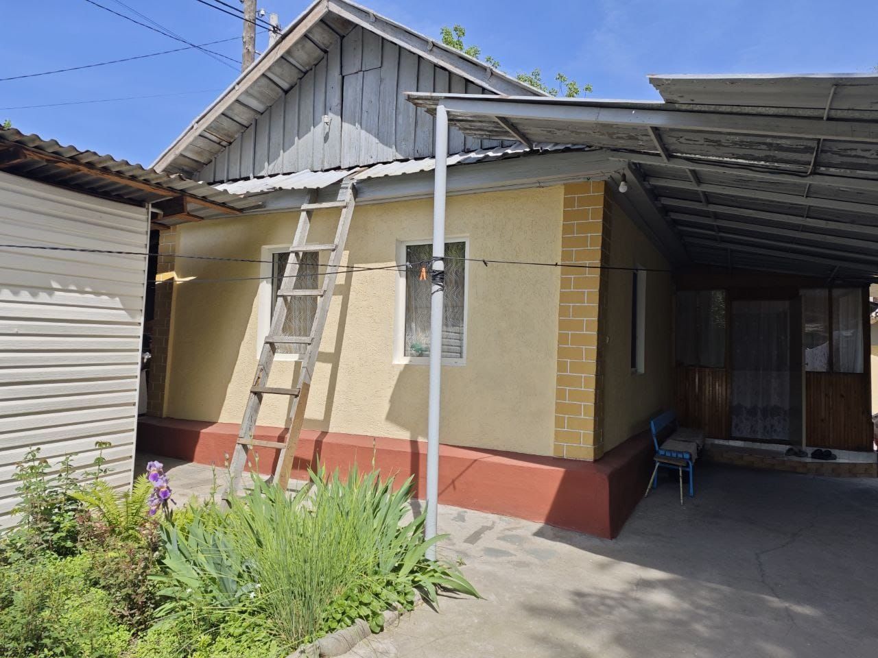 Продается дом возле парка