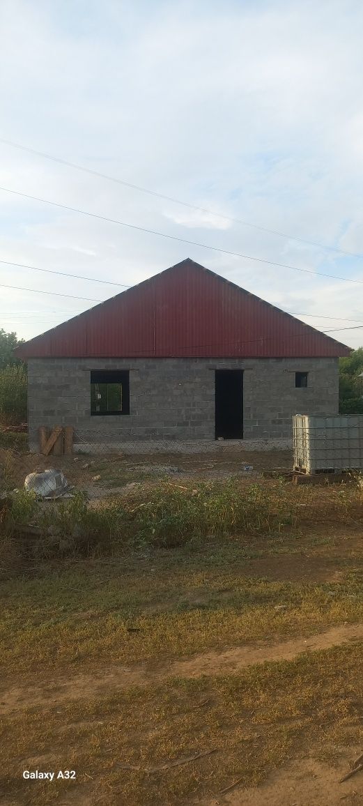 Продам дома срочно дом недостроенный