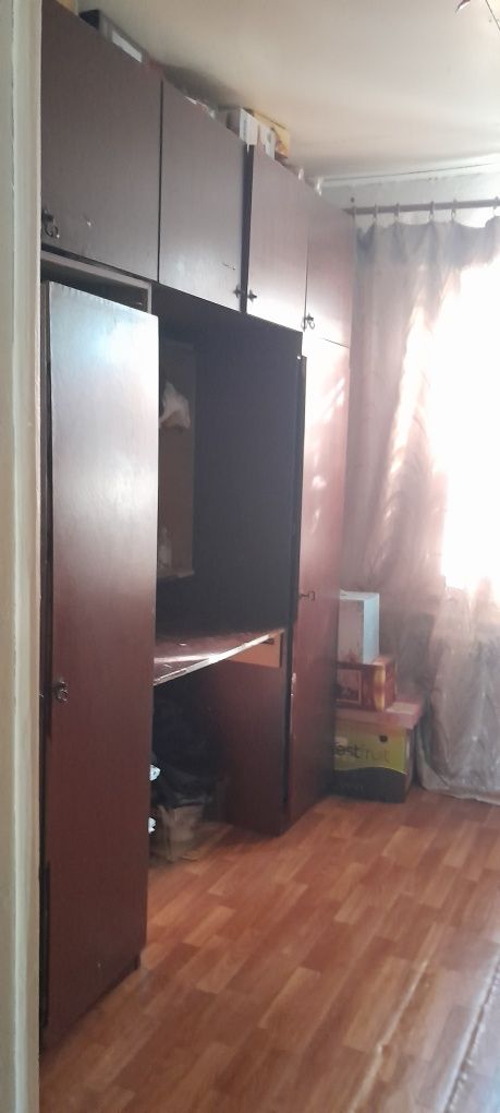 Продаётся кирпичный (красный кирпич покрытый силикатным кирпичом )