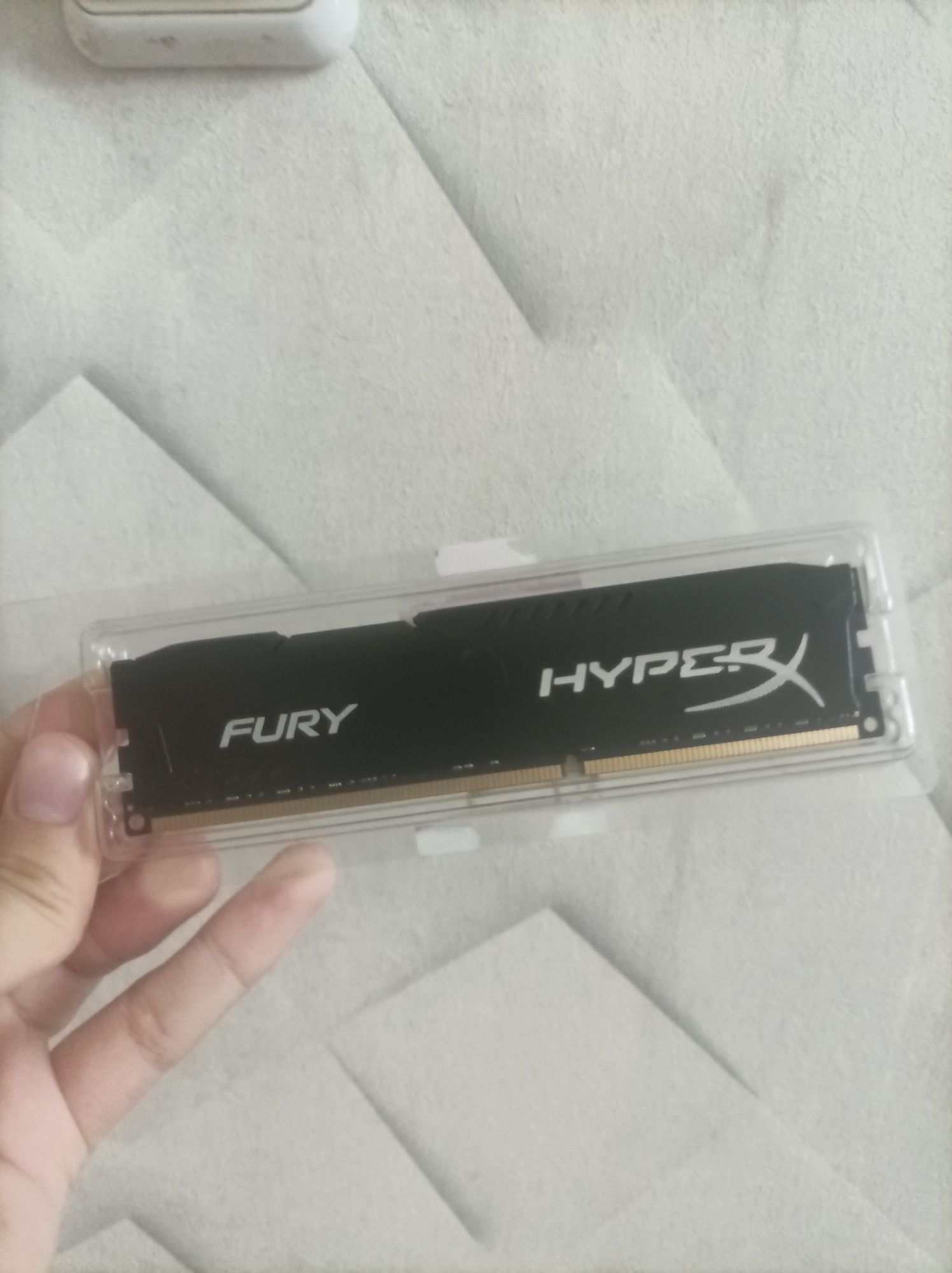Продам быстро оперативную память DDR3 HYPER X FURY Kingston