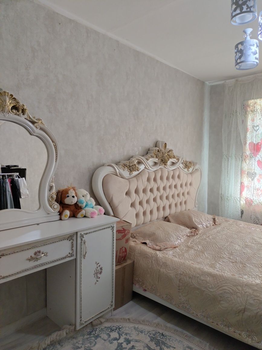Продам квартиру 4 комн