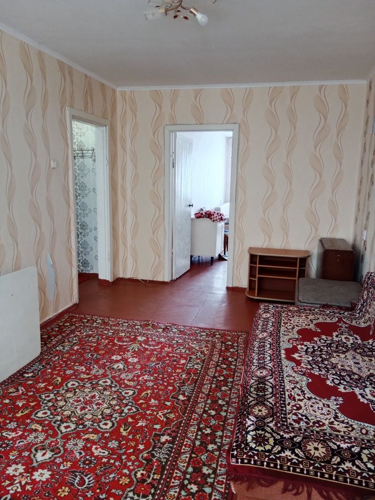 Продам 2-х комнатную квартиру район КСК