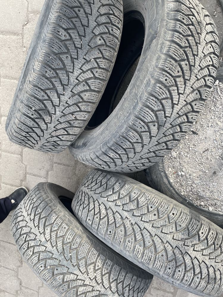 шины зимние 225/65 R17 nokian hakkapelita