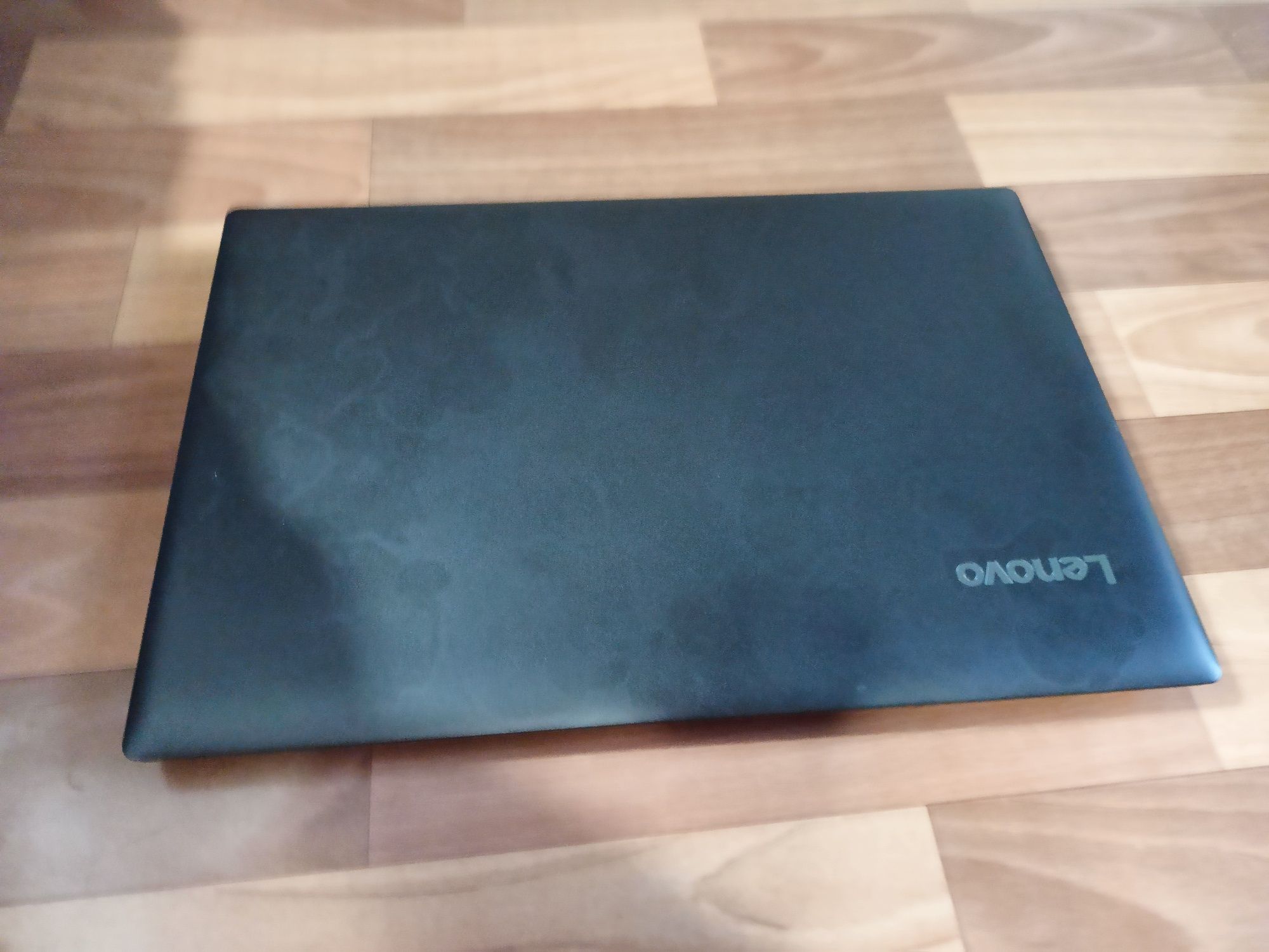 Ноутбук Lenovo 81DC + диск на терабайт памяти вставленный