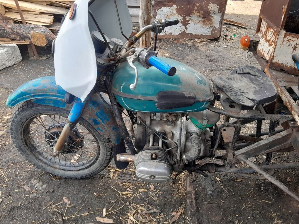 Продам трицкл Урал заводской