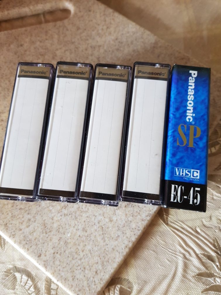 Продам кассеты аудио , видео.