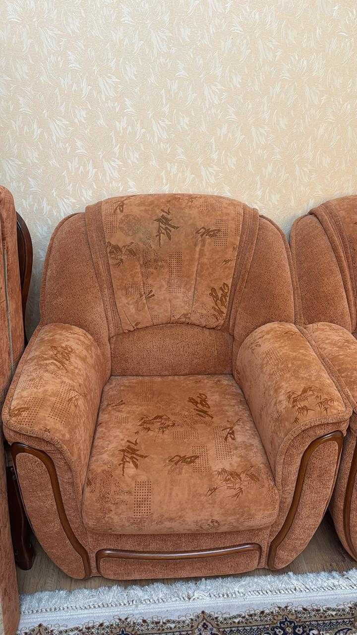 Продам диван углом и кресло